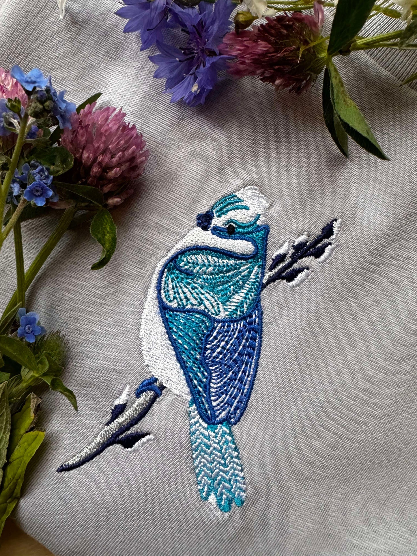 print n stuff_azure tit embroidery organic cotton tshirt turku finland Valkopäätiainen