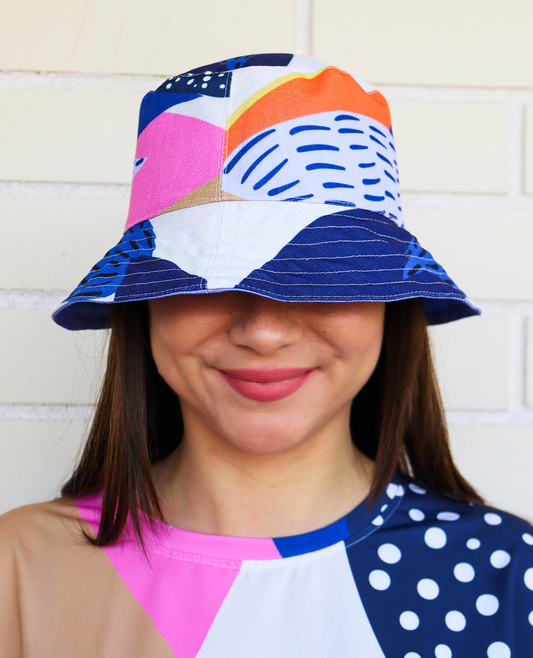 Merileva Seaweed bucket hat reversible 2 sided printed summer spring abstract textile pattern inspired by the Baltic sea. Designed in Turku Finland by Print N Stuff